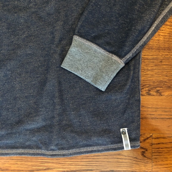 TOMMY BAHAMA long sleeve pull over - Picture 3 of 5